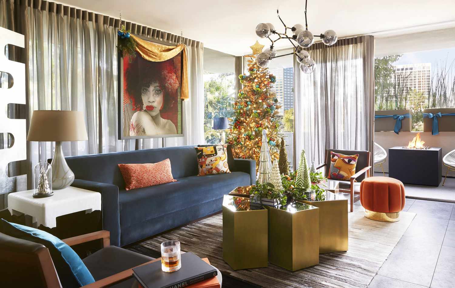 50 Festive and Cozy Christmas Living Room Decor Ideas Worth Copying