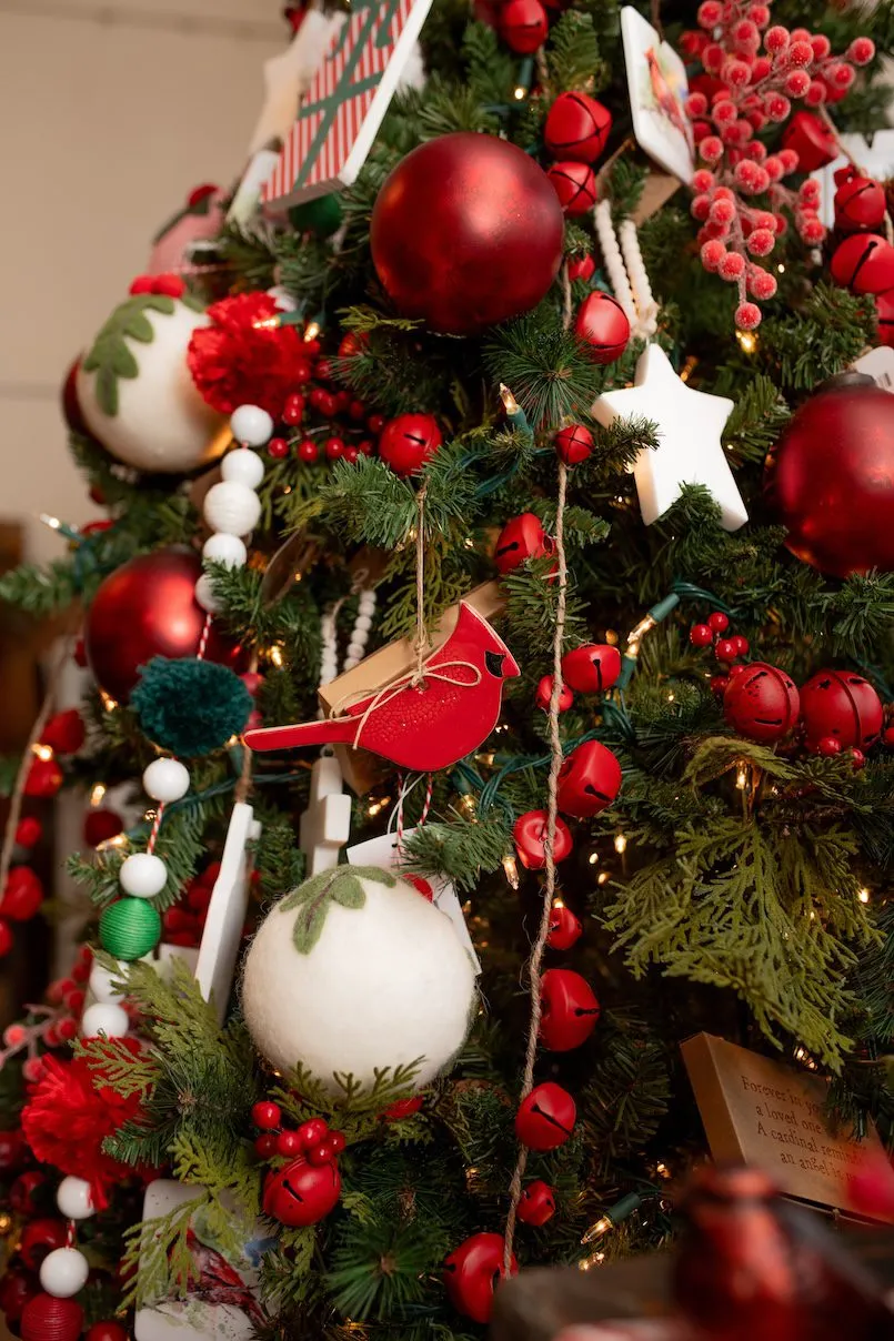 501 LIFE Magazine | Tour de Trees: Classic Christmas
