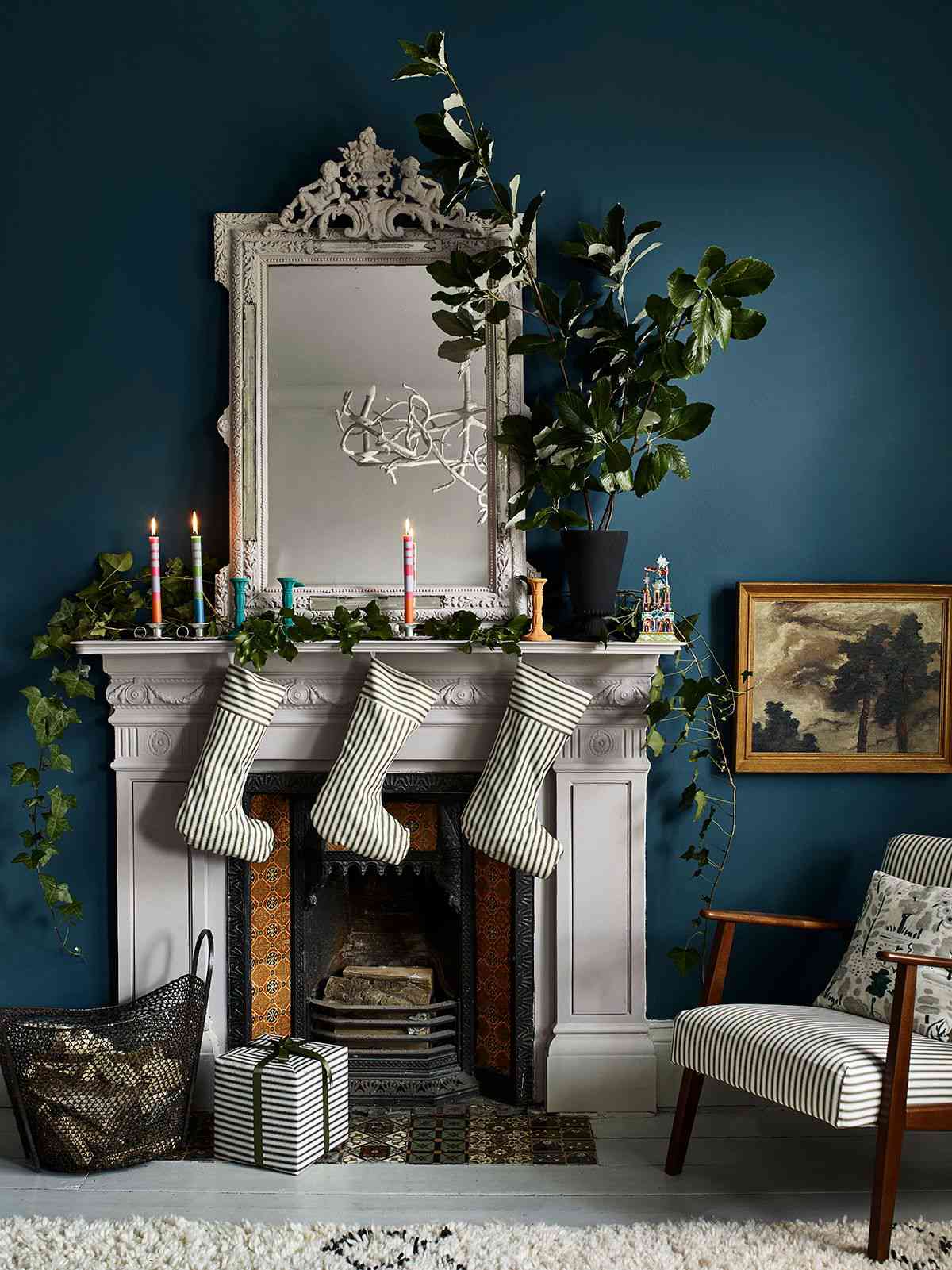 56 Christmas Mantel Decor Ideas for a Festive Home