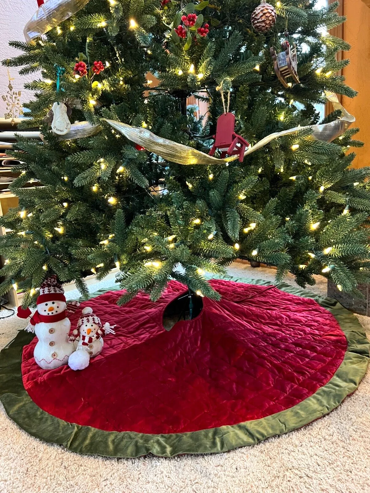 57.PNG?set_id=880000500F Pottery Barn Green Velvet Beaded Maroon Trim Christmas Holiday Tree Skirt 60\'
