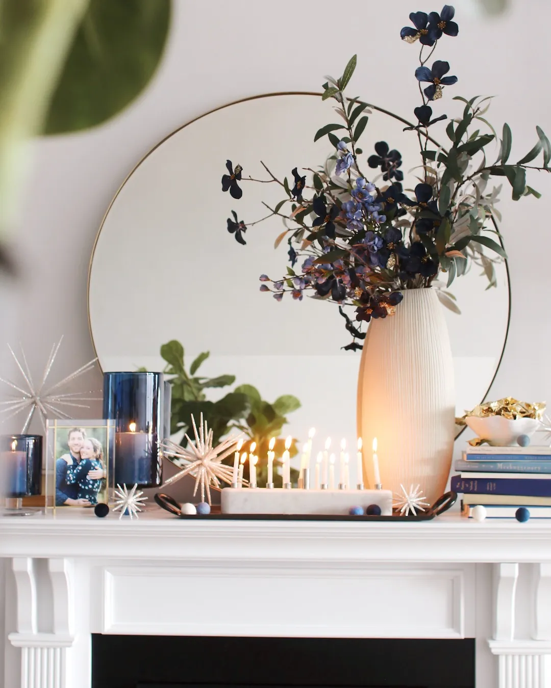 7 Holiday Mantel Decor Ideas Anyone Can Replicate | The Everygirl