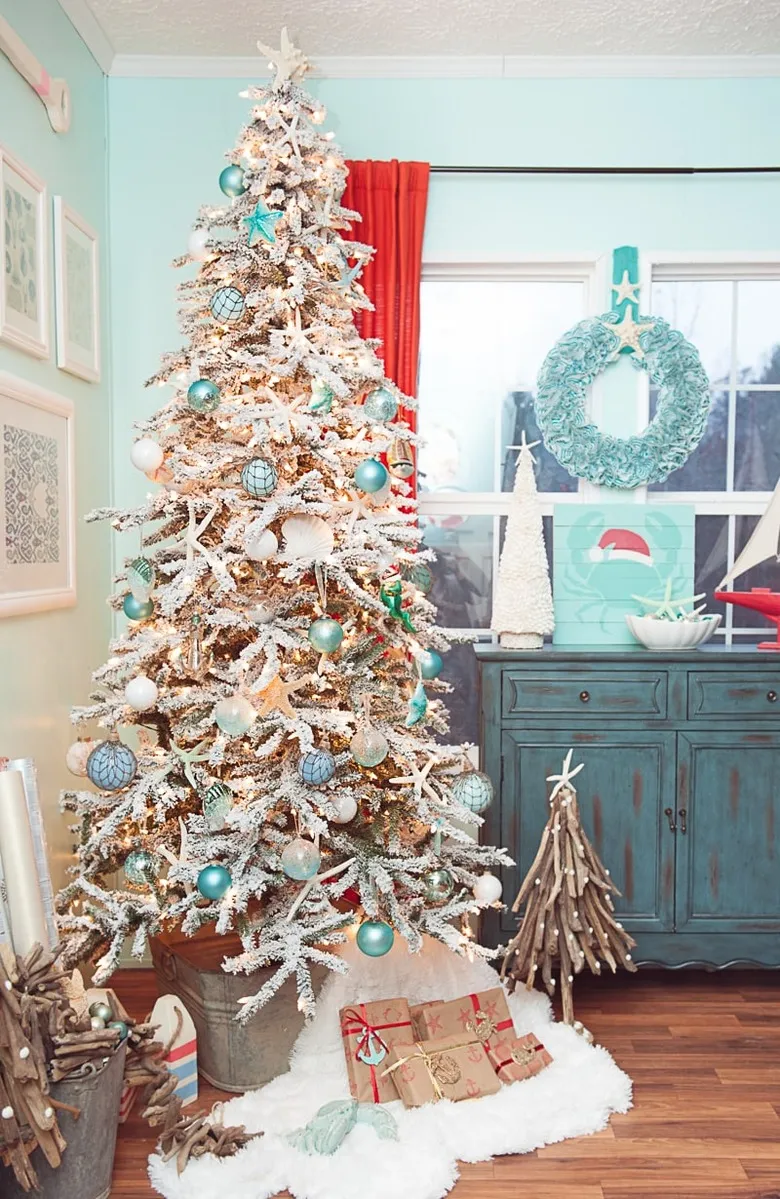 7 Midcentury Modern Christmas Tree Ideas That Deck The Halls In Retro Style