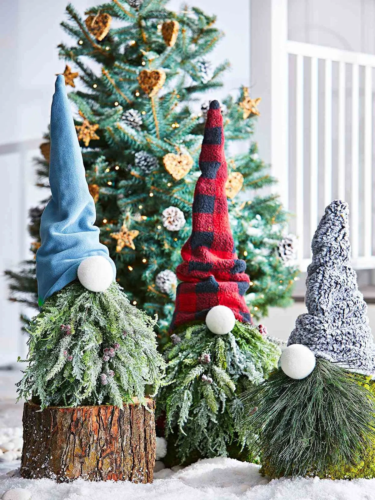 8 DIY Outdoor Christmas Decorations You Can Make in an Afternoon