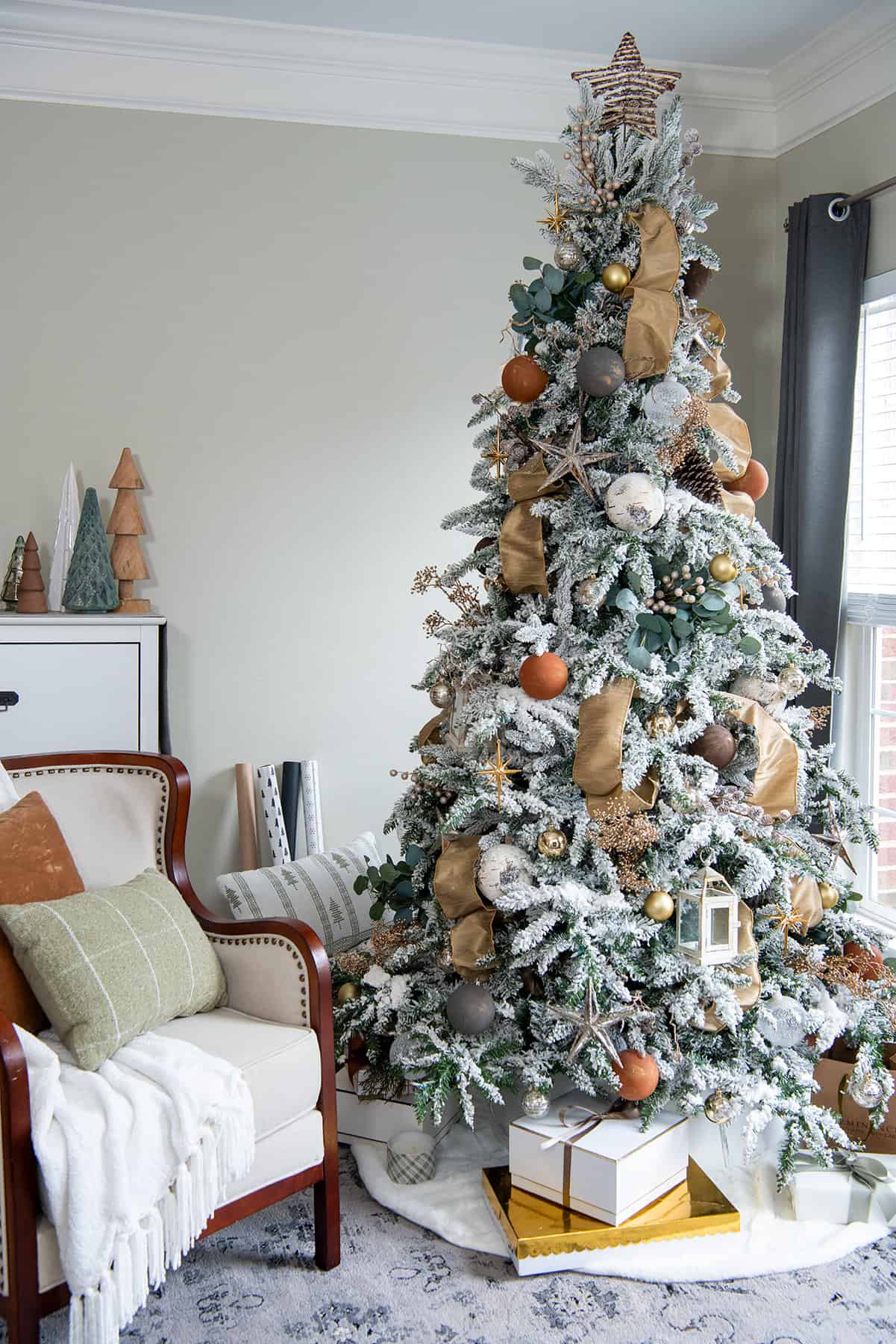 82 Homemade Christmas Ornaments to Give Your Tree Tons of Xmas Tree And  Ornaments