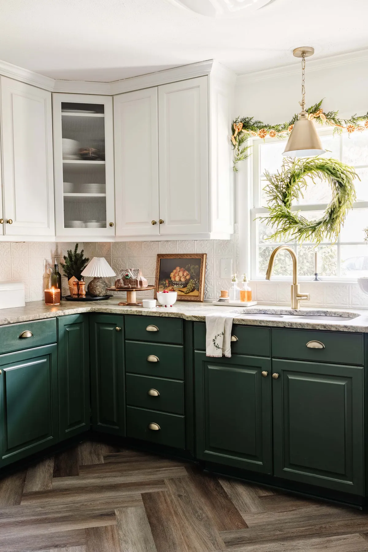 9 Quick Christmas Kitchen Decor Ideas - Bless'er House