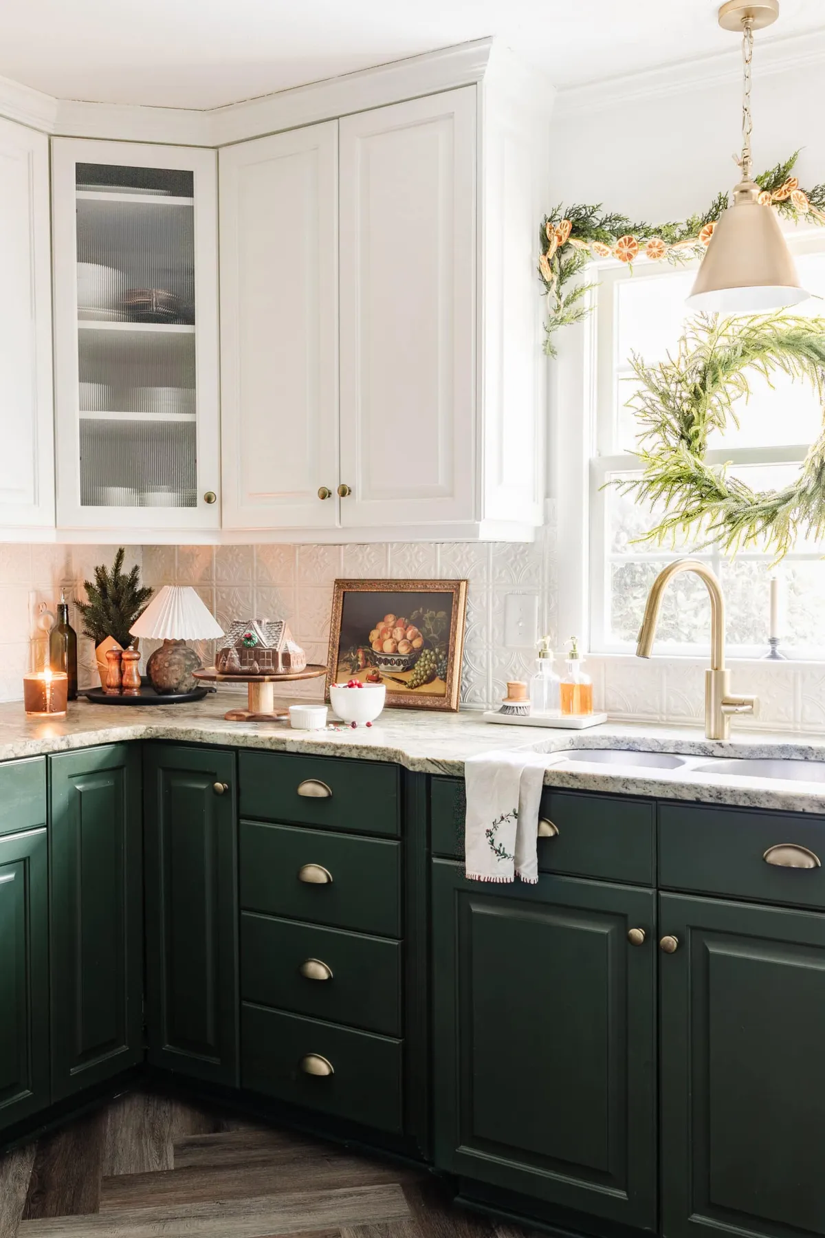 9 Quick Christmas Kitchen Decor Ideas - Bless'er House