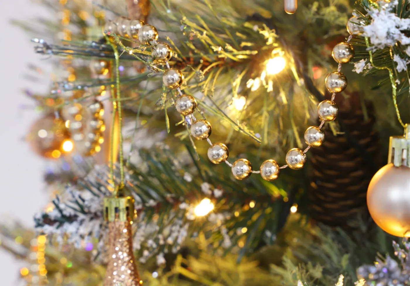 9ft Christmas Bead Chain - Christmas Bead Garlands - Christmas Decorations (Rose  Gold) - Christmas Concepts