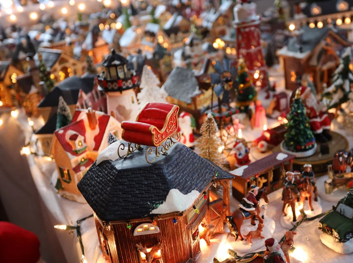 A Christmas tradition: A village in the village — Waterbury Roundabout