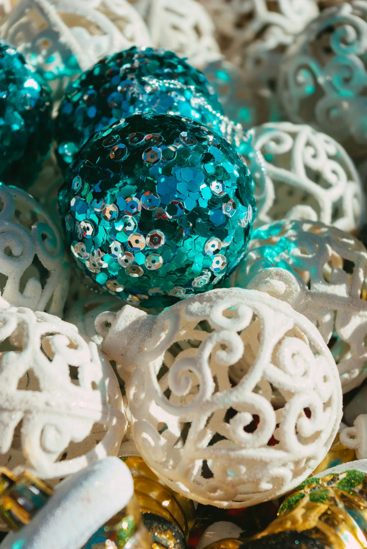 A close up of a bunch of ornaments - Free Photo on Unsplash