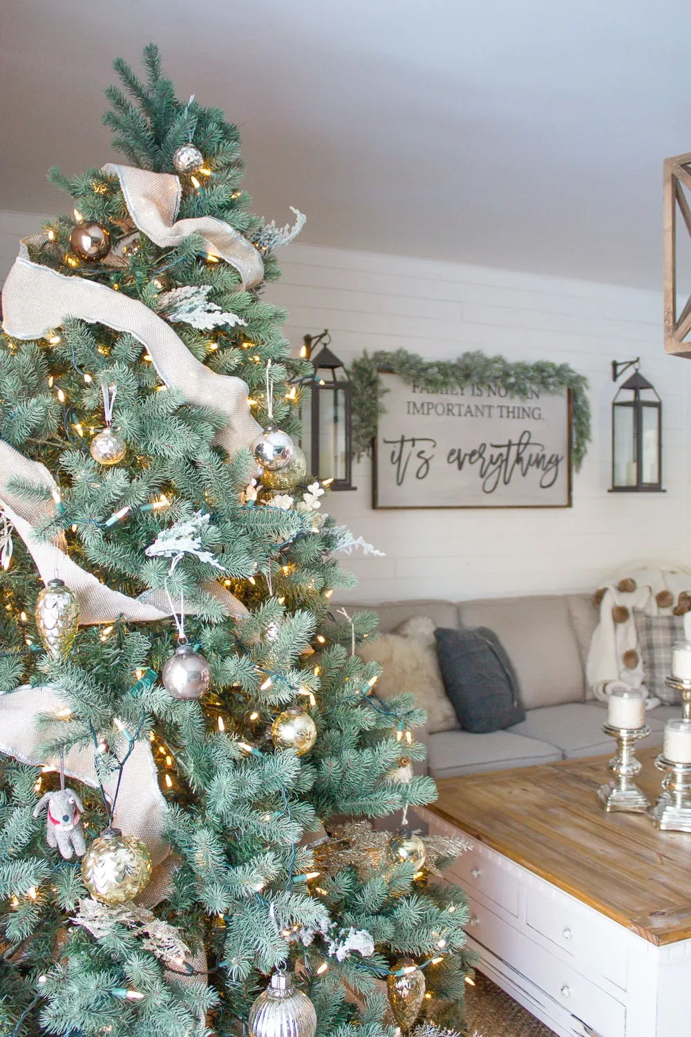 A Cozy Farmhouse Christmas Family Room - Making it in the Mountains