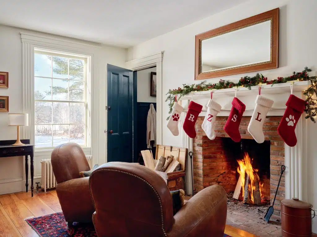 A Historic Greek Revival in Maine Decks the Halls With Cozy Christmas Charm