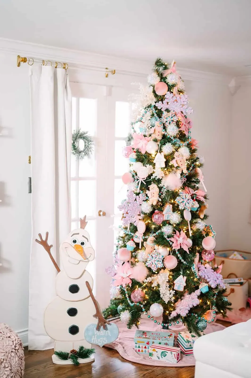 A Pastel Sugar and Spice bedroom for the sweetest little girl — Holly Hanna  Floral