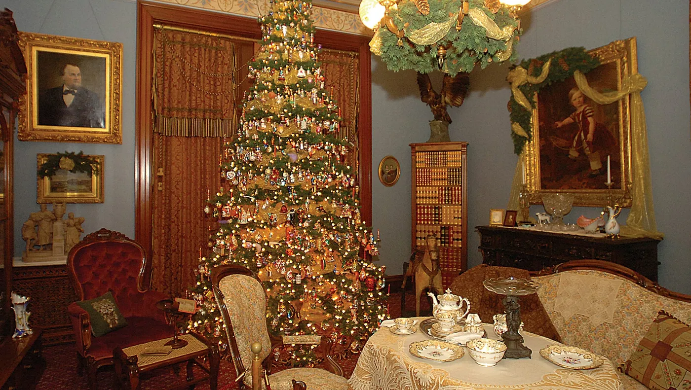 A VICTORIAN CHRISTMAS: Fall River Historical Society bedecked in yuletide  finery