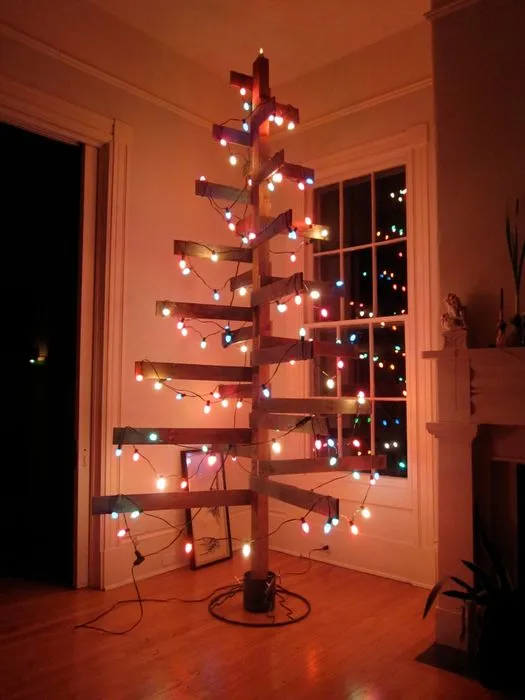 Alternative Christmas Tree 2011 : 4 Steps (with Pictures) - Instructables
