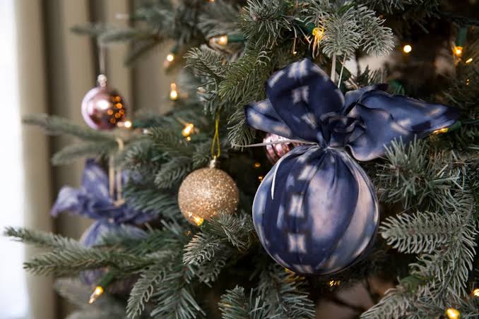 An Out-of-This-World Constellation Christmas Tree | HGTV