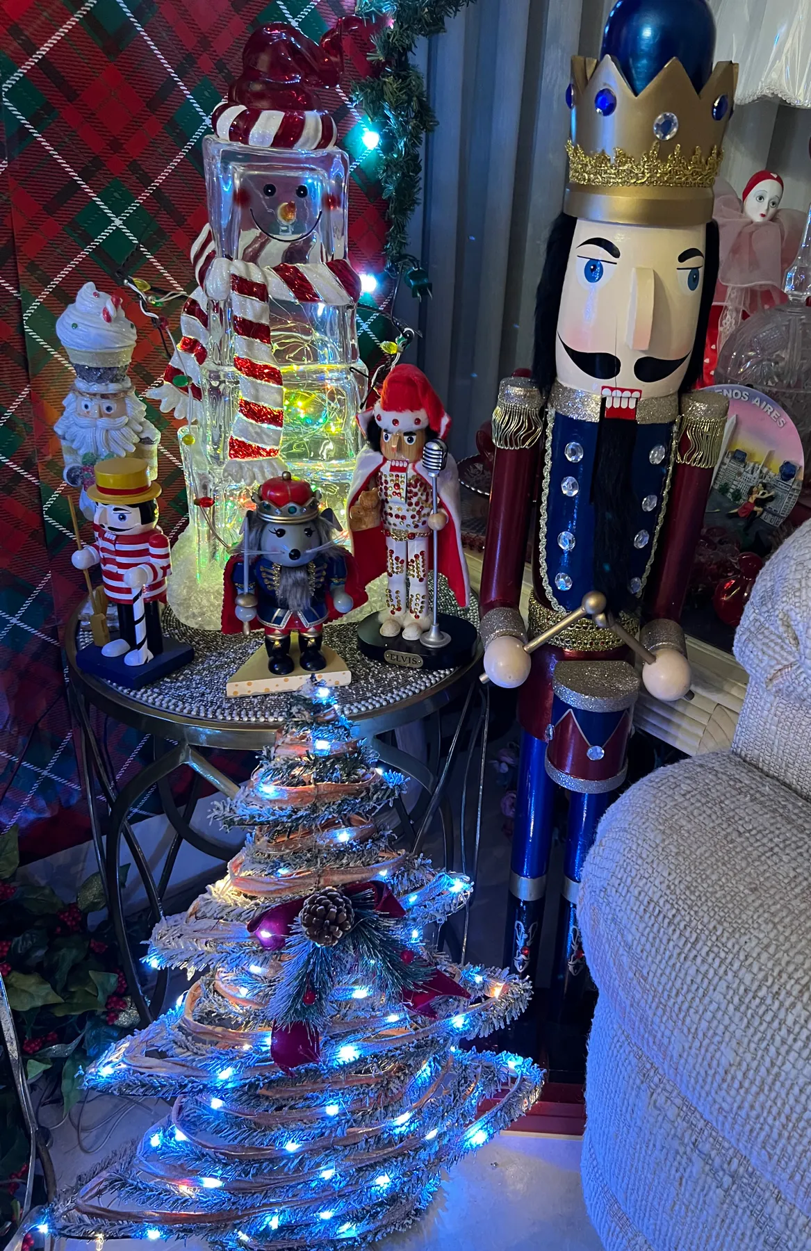 Antioch couple shares Christmas decorations, nutcracker collection | Antioch Herald