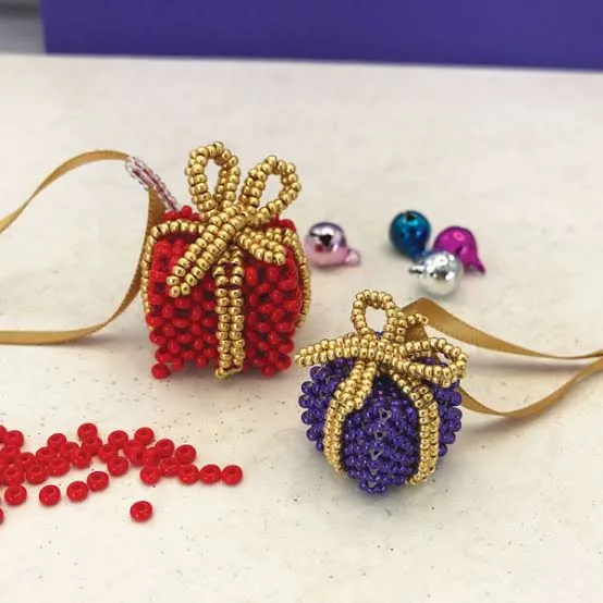 Beaded Christmas Present Box | Pinkhot Jewellery