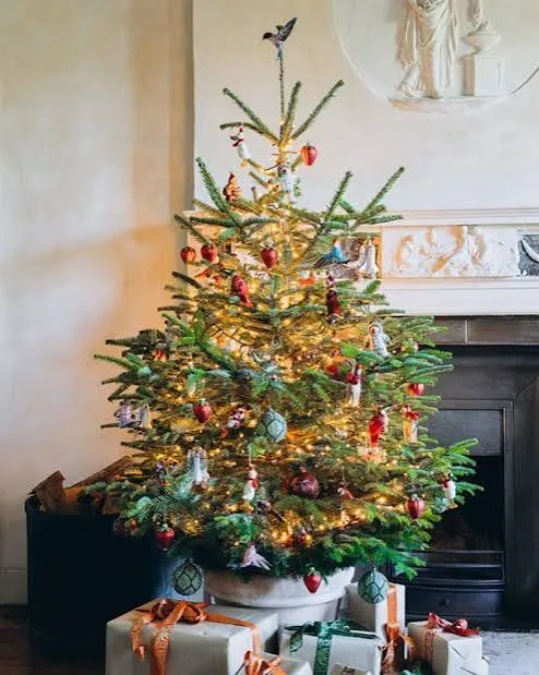 Bespoke Christmas Tree Decorating Service - Petersham Nurseries