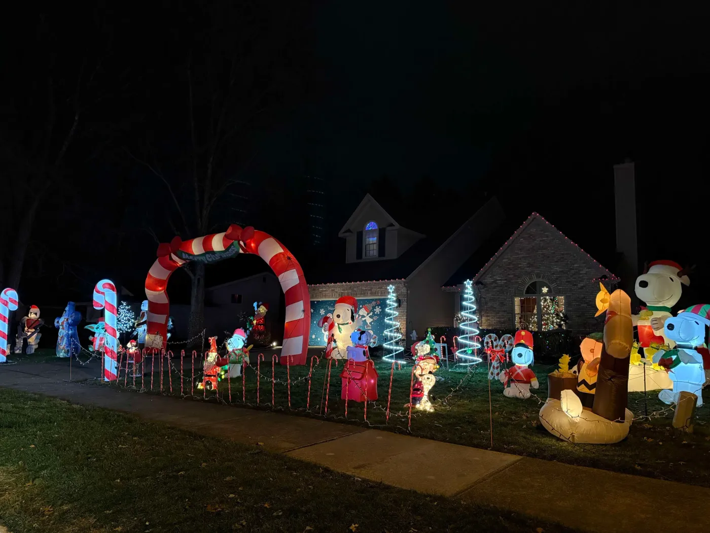 Best FREE Christmas Light Displays in Cleveland Area