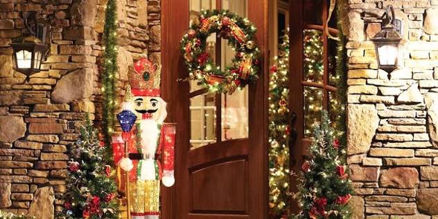 Best Outdoor Christmas Décor Ideas - Homedepot.ca