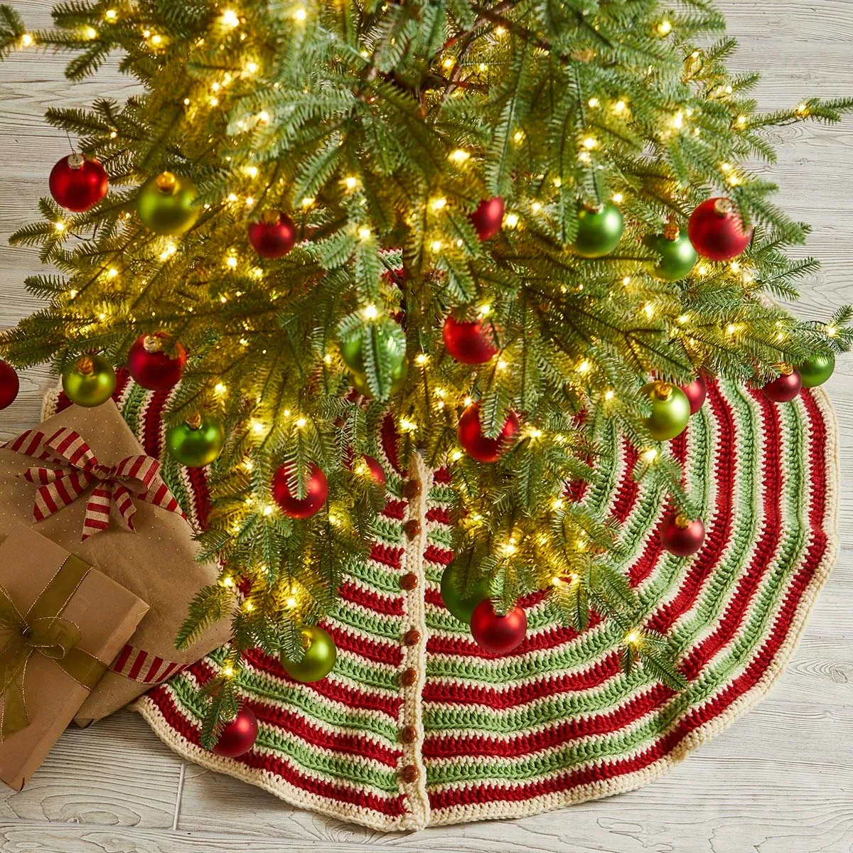 Catch the Discount Wave: Exclusive Herrschners Holidaze Tree Skirt Crochet  Kit Promotions at Sewingcraftshop.com Arizona America.