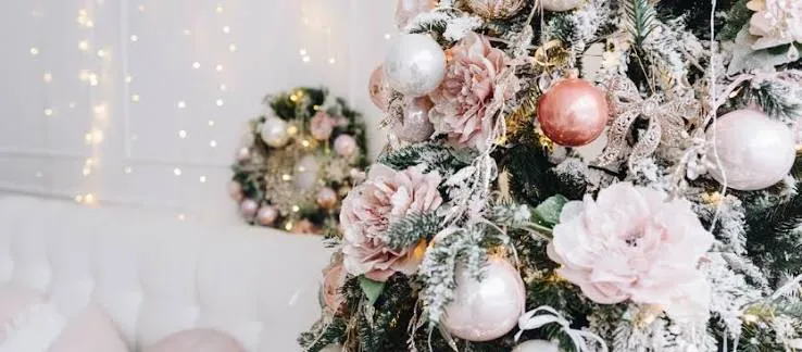Christmas 2021: Color Schemes For Holiday Decor | StorageCafe