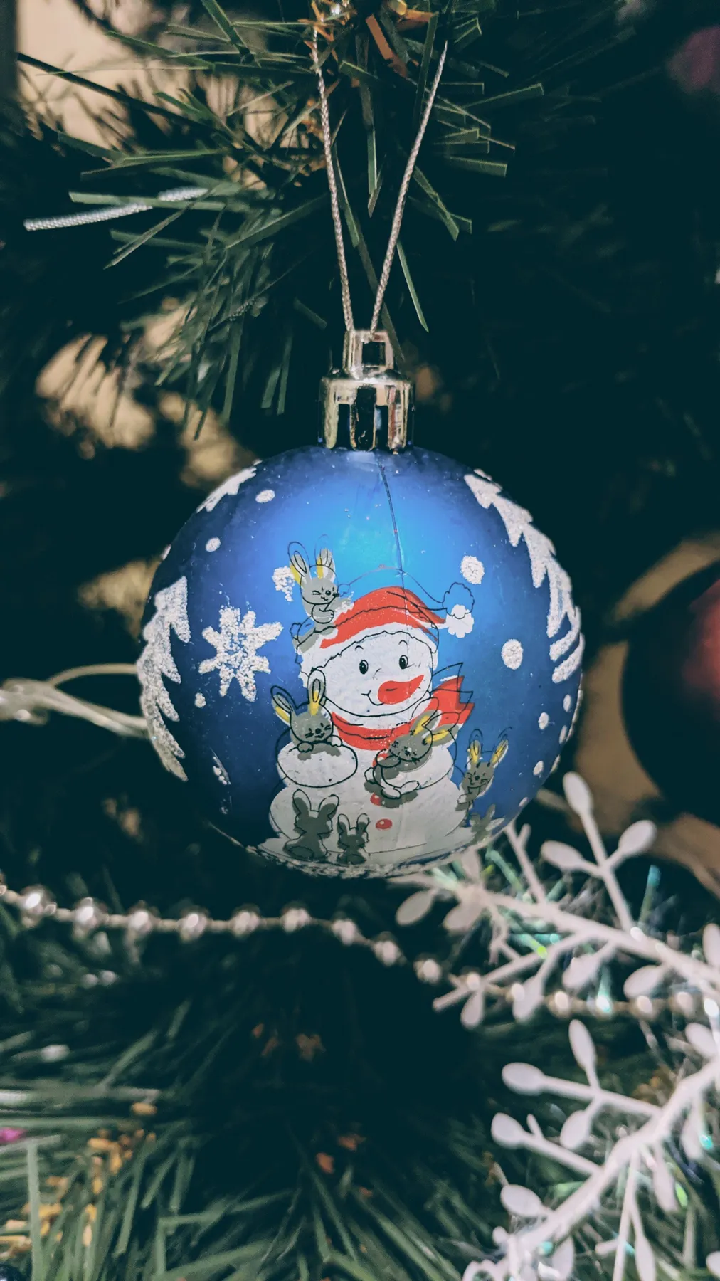 Christmas Ball in Close Up Shot · Free Stock Photo