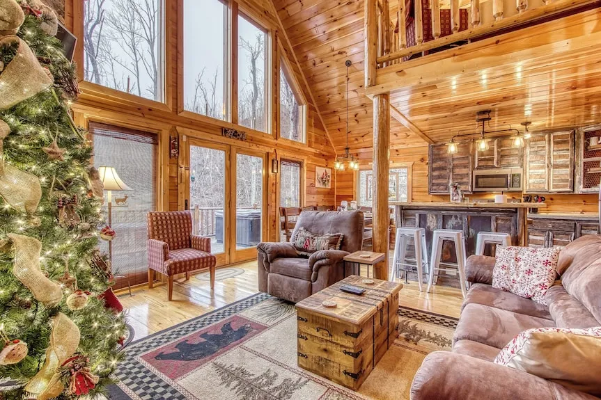 Christmas Bear Cabin is one of a few Authentic Log Cabins on Wiley Oakley/Ski Mountain. Reviews, Deals & Photos 2026 - Expedia.com