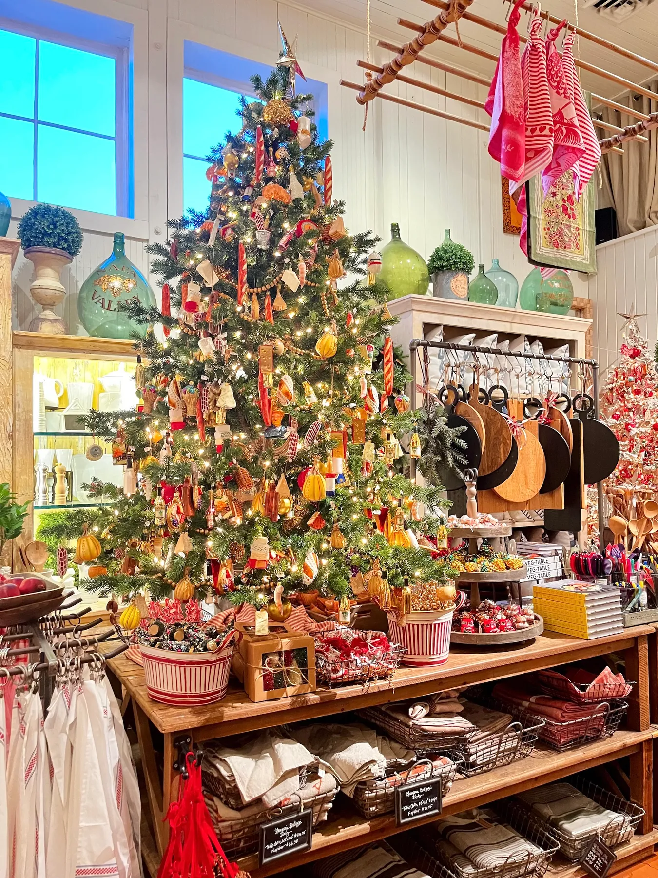 Christmas Decor Archives • Art of Leisure