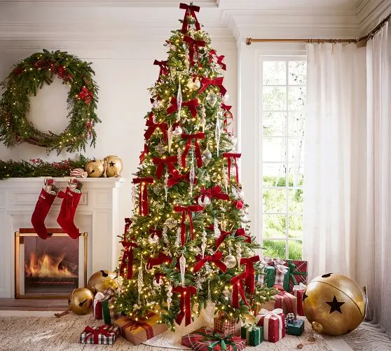 Christmas Decor | Pottery Barn