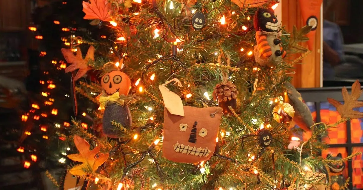 Christmas Decorating in Fall — A Festive Fall or A Fall Fiasco? – Lions'  Digest