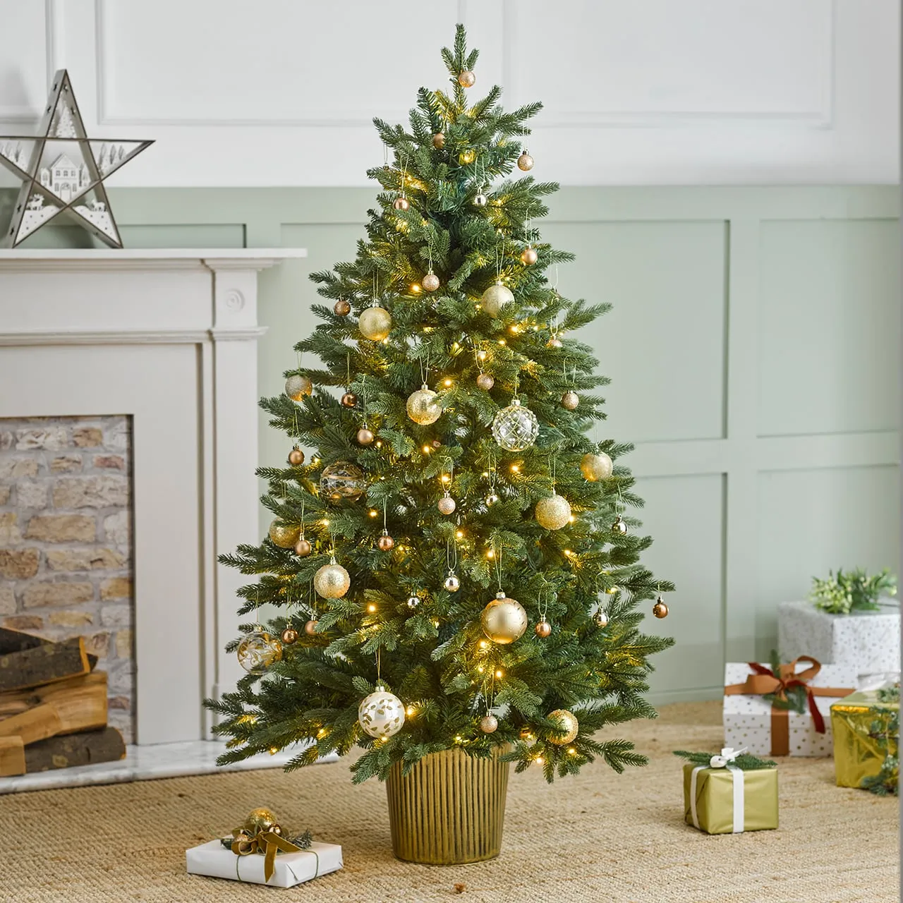 Christmas Decorations, Gifts & Trees | Scotts of Stow