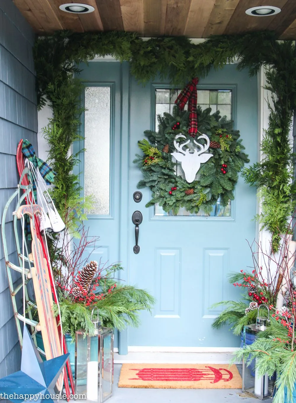 Christmas Door Decor Ideas With Cheerful And Cozy Vibes