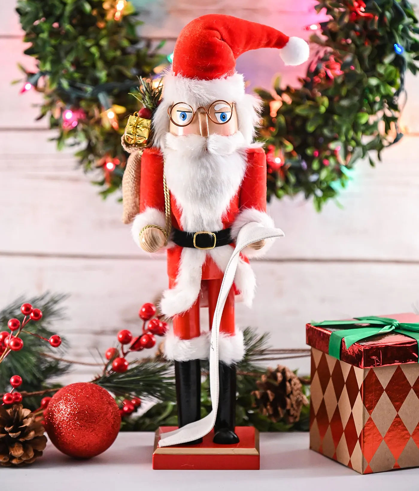 Christmas Gift Santa Nutcracker – Red and White Wooden Nutcracker Sant