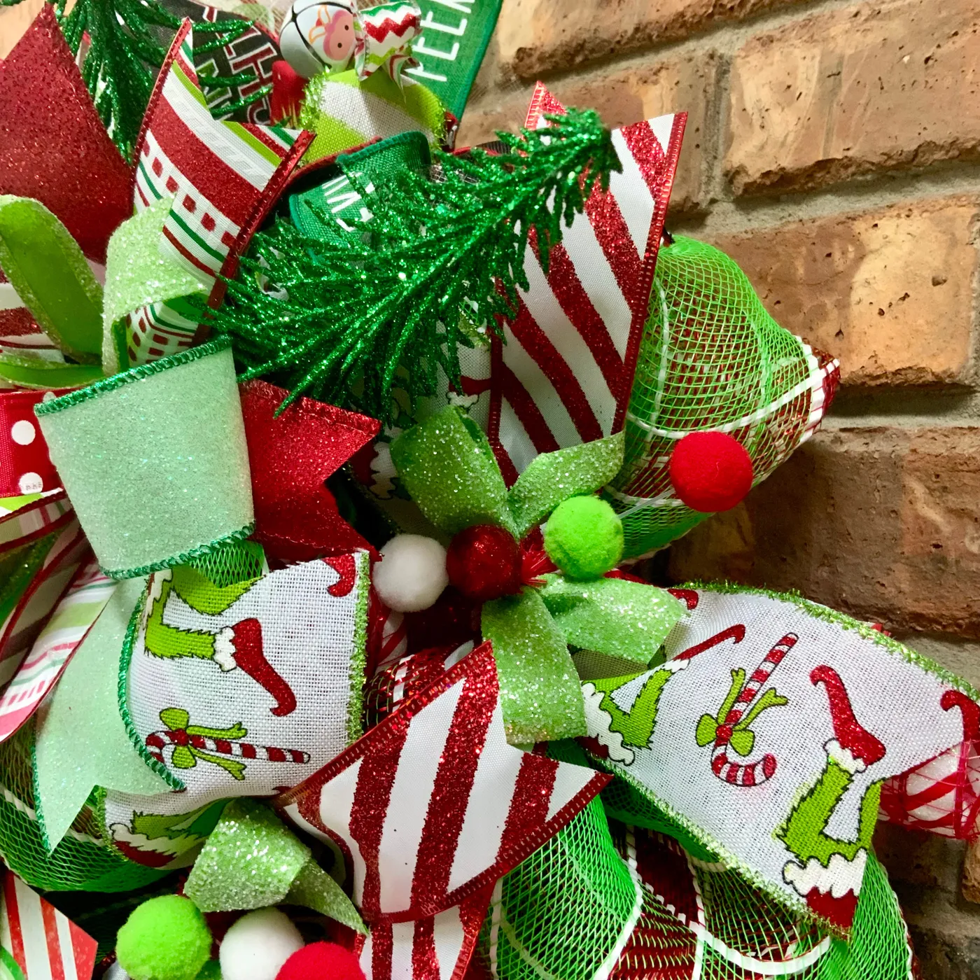 Christmas Grinch Wreath - Welcome to Whoville | Amour Front Door Grinch  christmas Wreath whoville decorations XL 22 inch mesh Christmas wreath