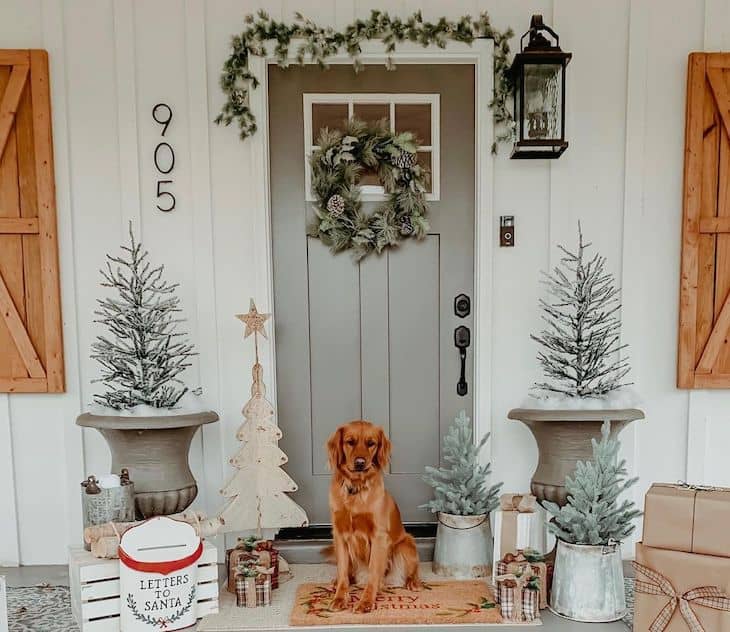 Christmas Homes - Shiplap Walls Decked Out for Christmas - Farmhousehub
