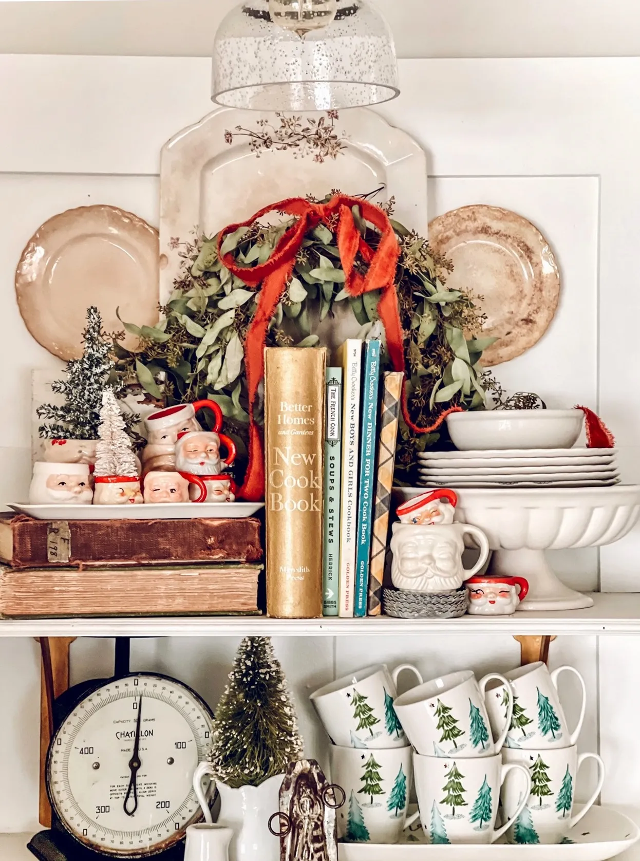 Christmas in July - kitchen shelves - LeCultivateur