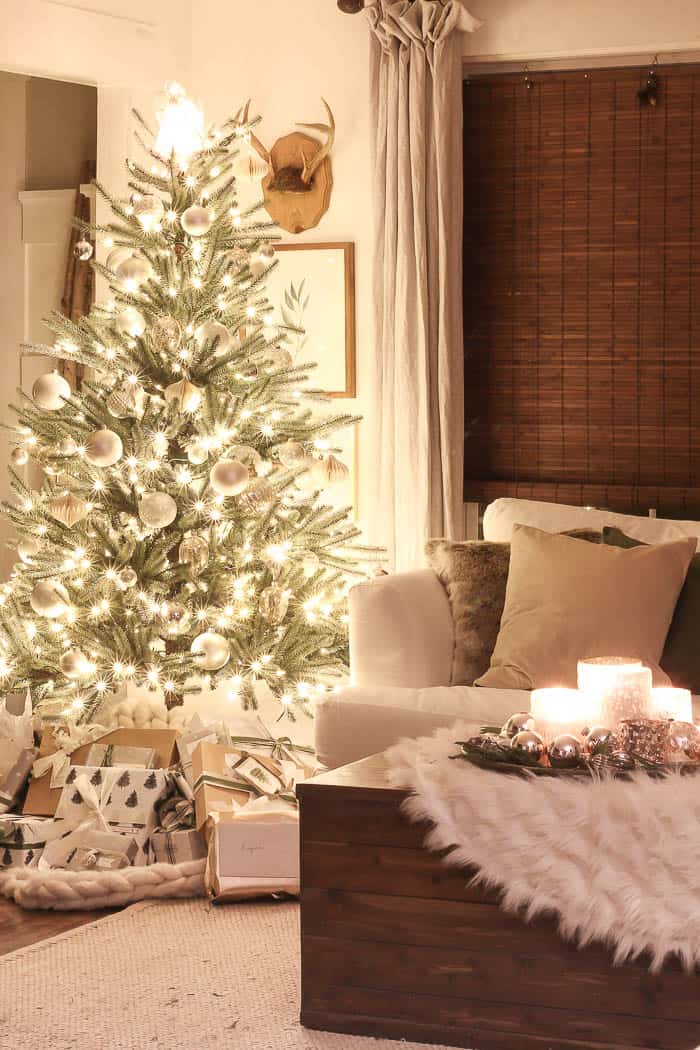 Christmas Lights at Night - Rooms For Rent blog