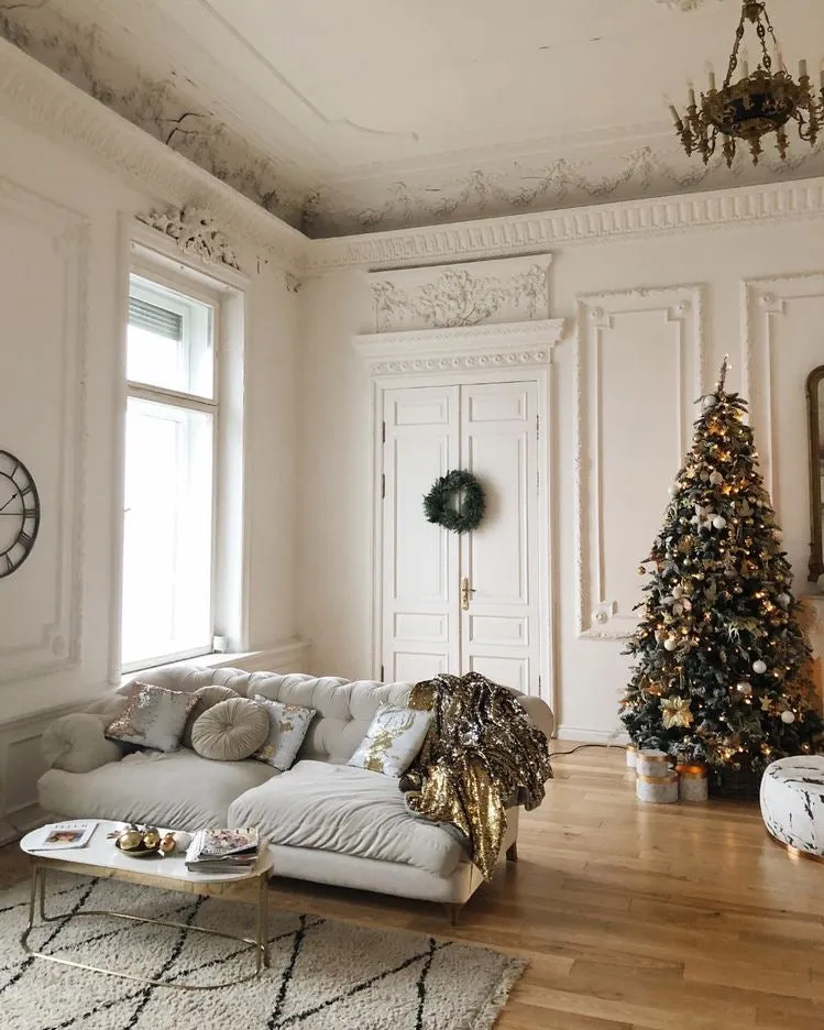 CHRISTMAS ORNAMENTS: HANDLE WITH CARE | DARLING