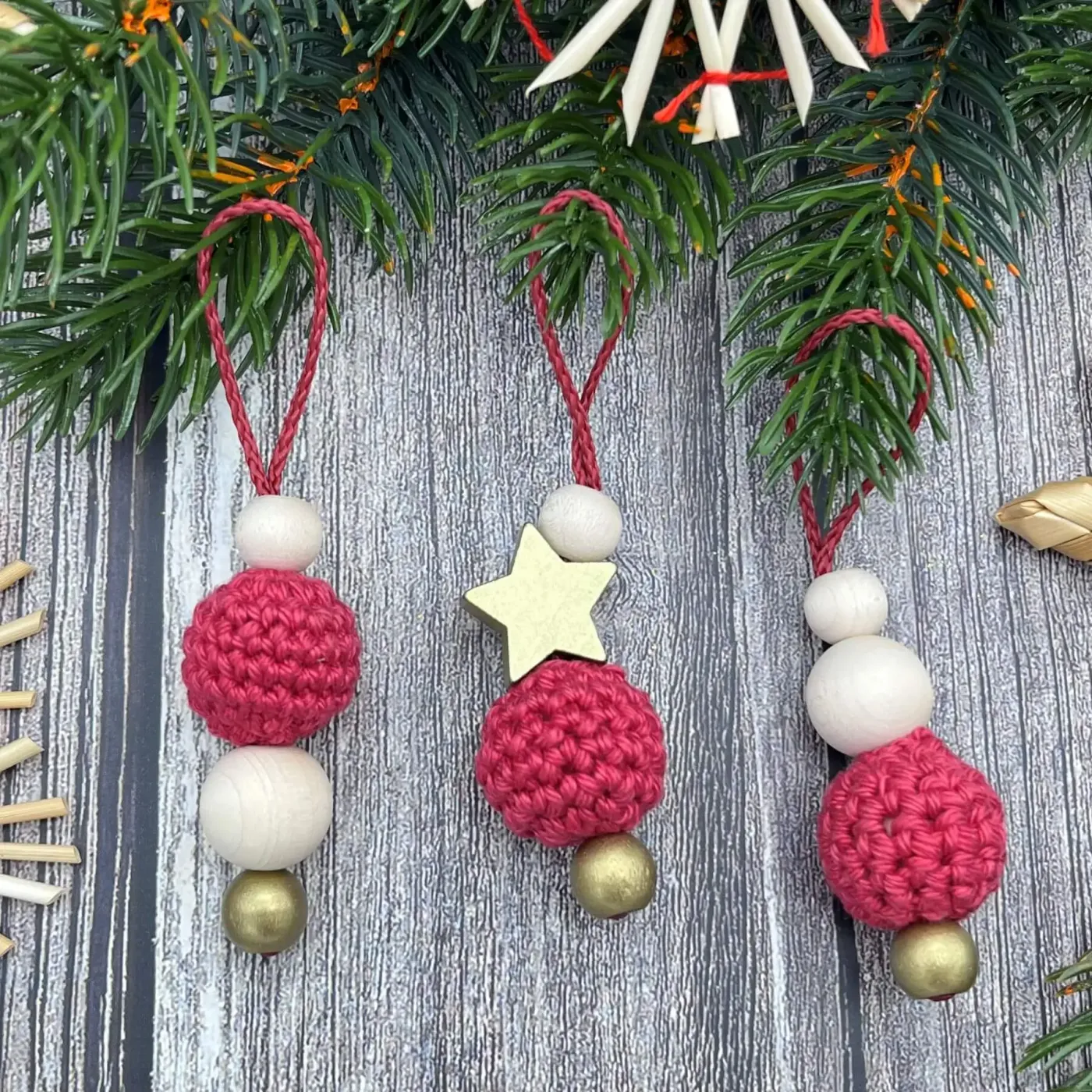 Christmas pendant crochet bead set of 3 - bordeaux-gold