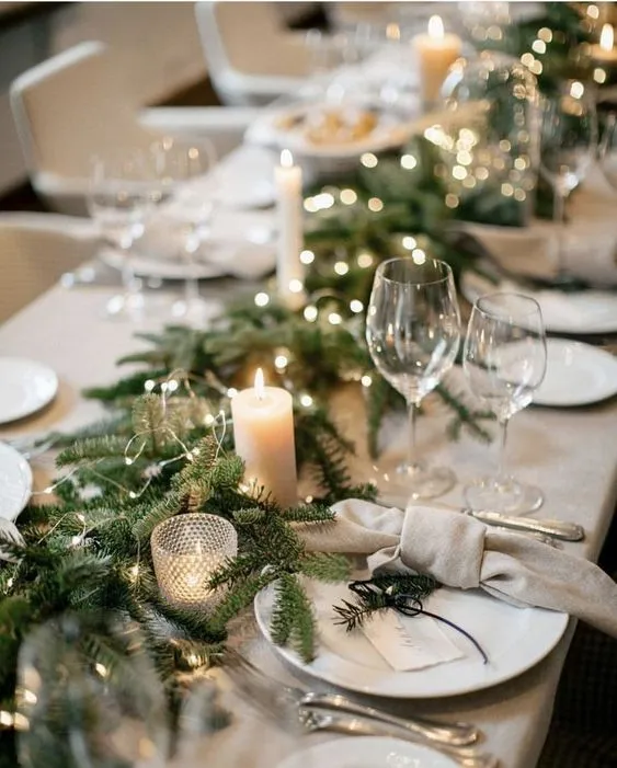 Christmas Table scape Ideas - House Becomes Home Interiors