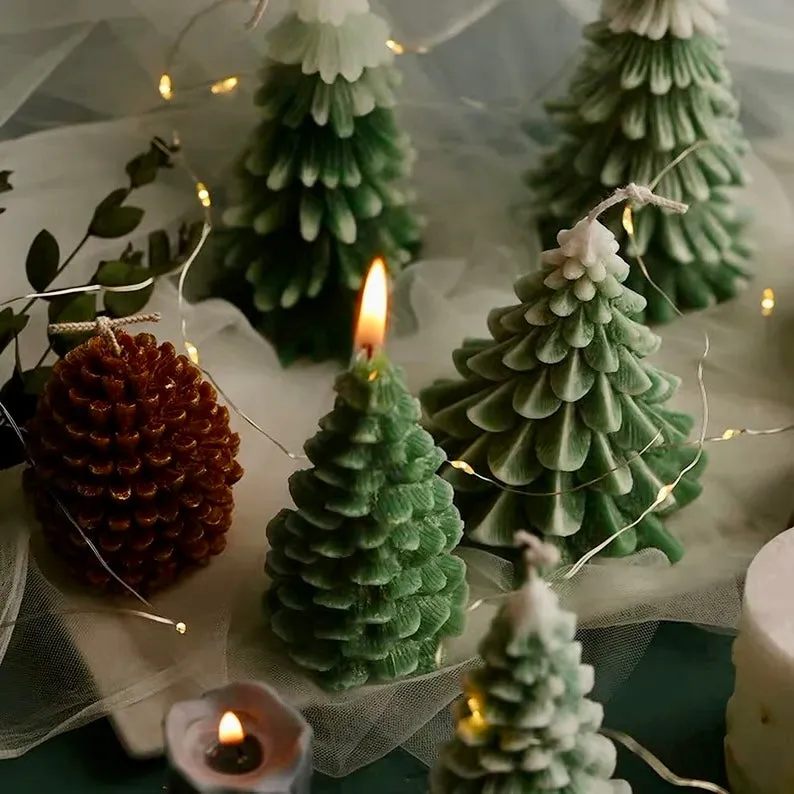 Christmas Tree Candle (Medium Size), Winter Celebration Centerpiece, Cozy Christmas Atmosphere, Unique Tree-shaped Candle, Seasonal Illumination,