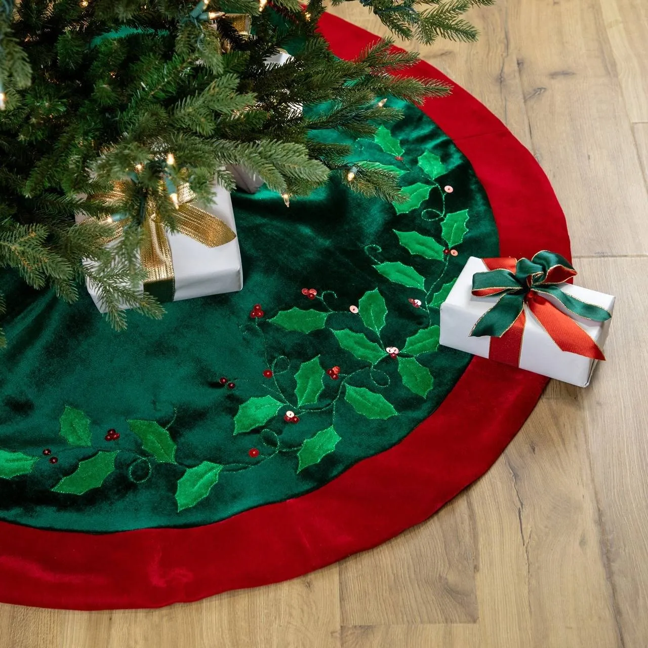 Christmas Tree Decorating Tips | Christmas Central