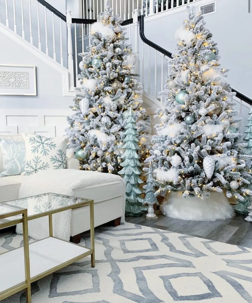 Christmas Tree Ideas: 15 Festive Ways to Decorate Your Tree for the Ho –  Rugs USA