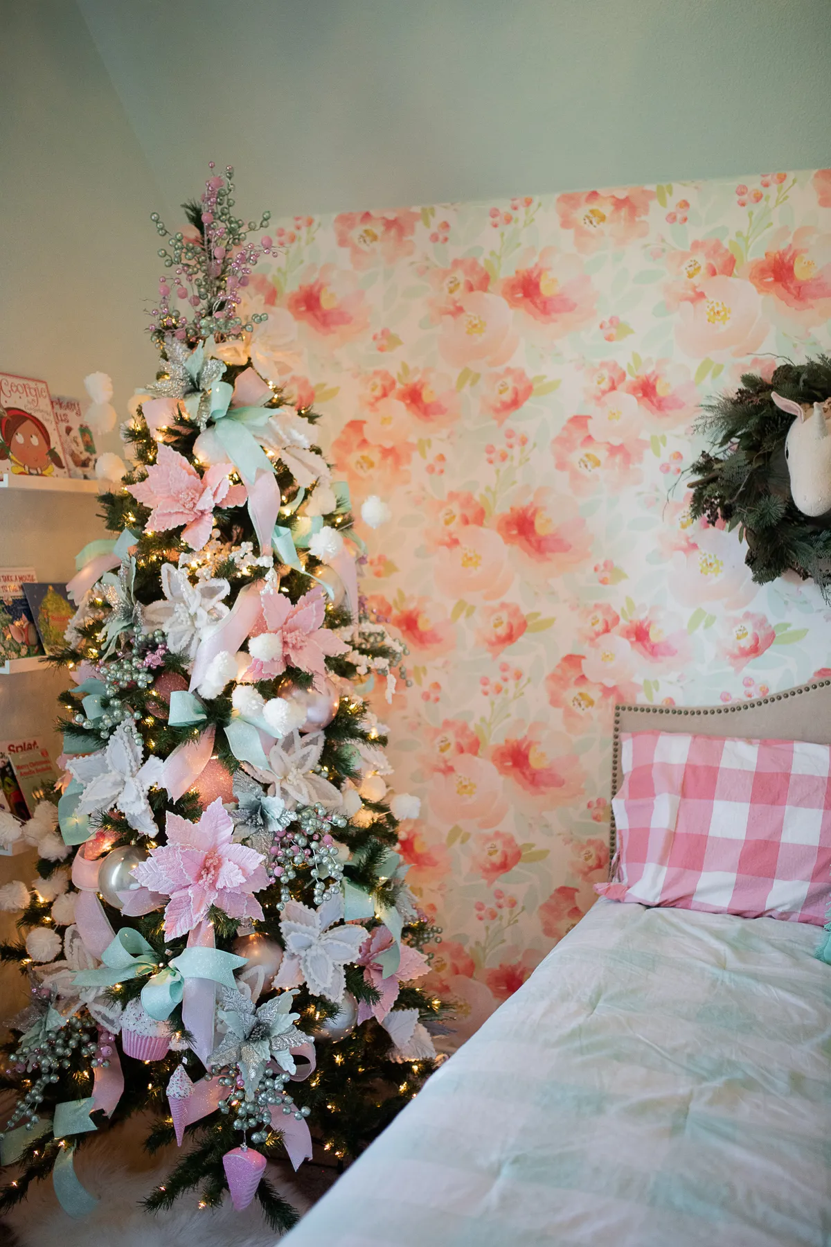 Christmas Tree Ideas and Decor Trends for 2021 - Decorator's Warehouse