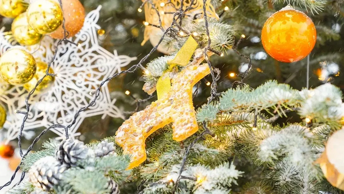 Christmas tree of the Kaliningrad region - everything is made of amber! |  News of the National Centre RUSSIA