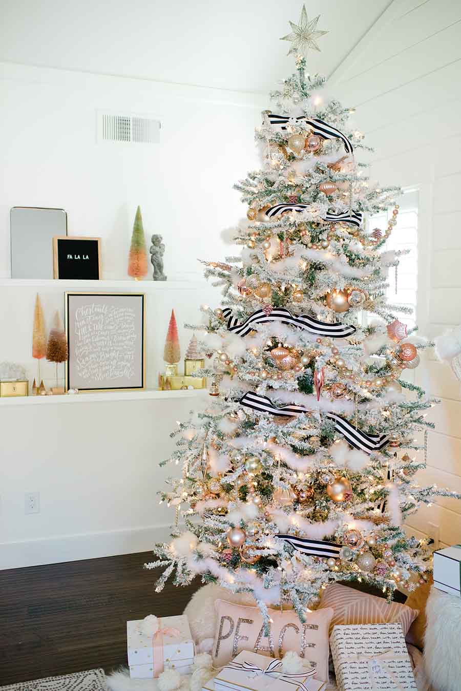 Christmas Tree Themes Story - A Blissful Nest