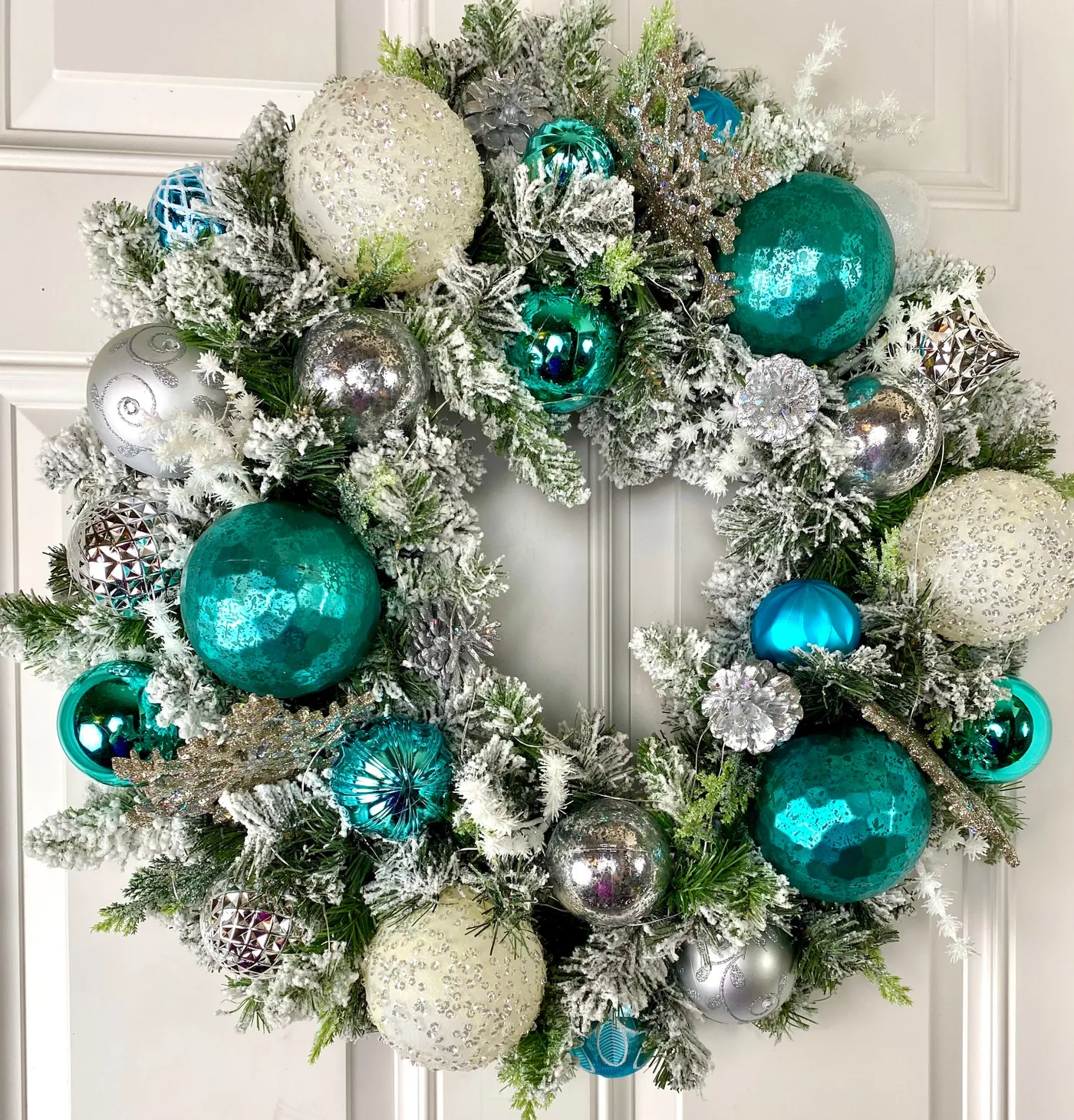 Christmas Wreath For Front Door | Holiday Entryway Wreath | Sugar Xmas Wreath