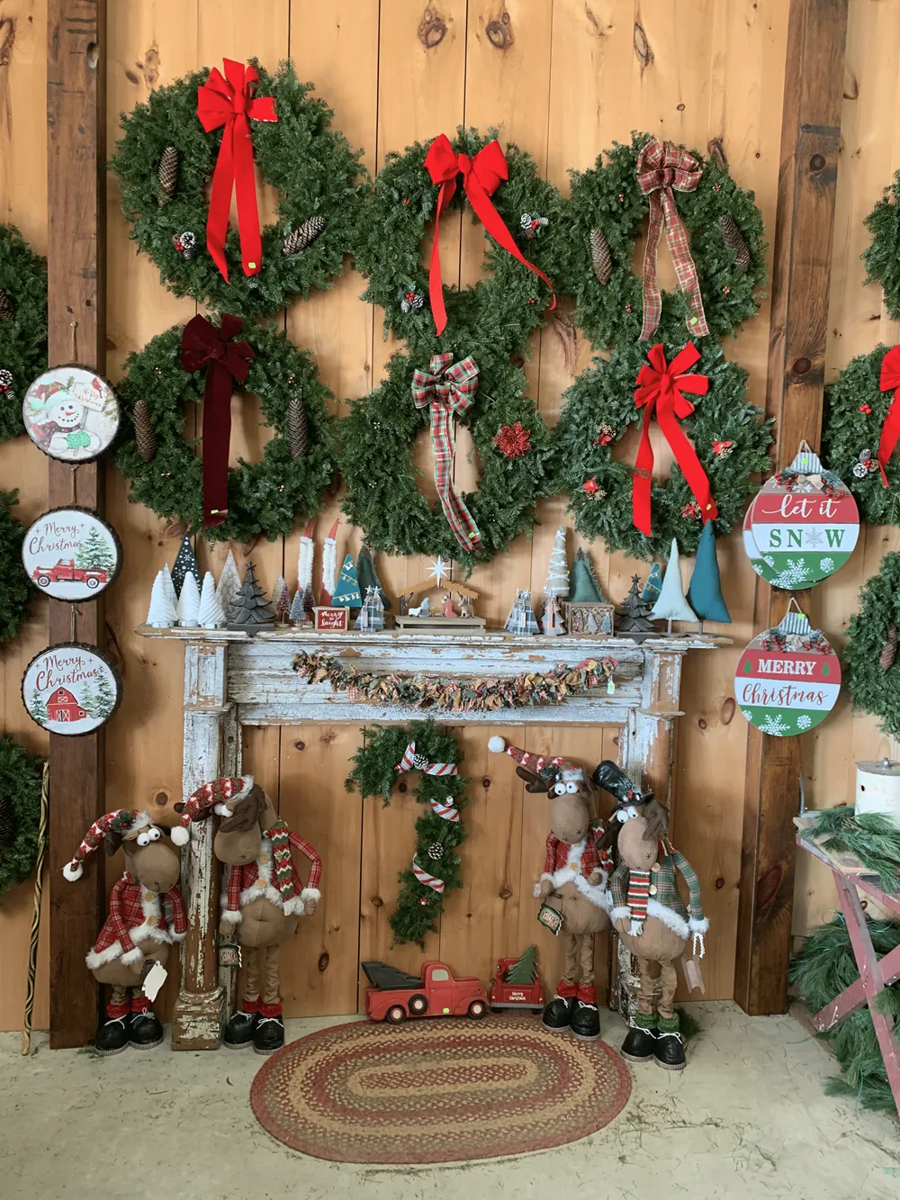 Christmas Wreath Shop Maryland | Farm Wreaths | Gaver Farm