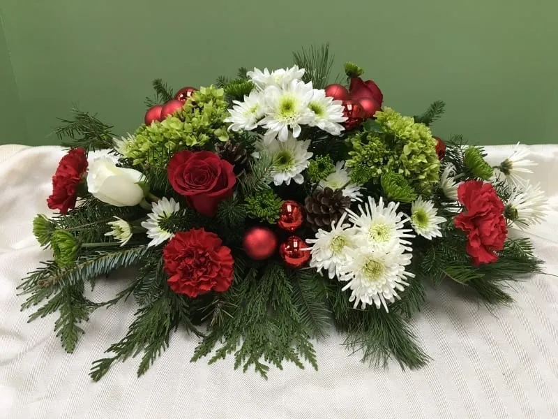 Classic Christmas Centerpiece - Flor Bella Designs